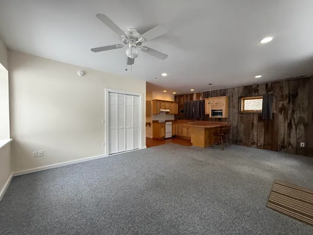 $1,600 | 118 Highway 30, Unit 1, Newfane, VT 05345