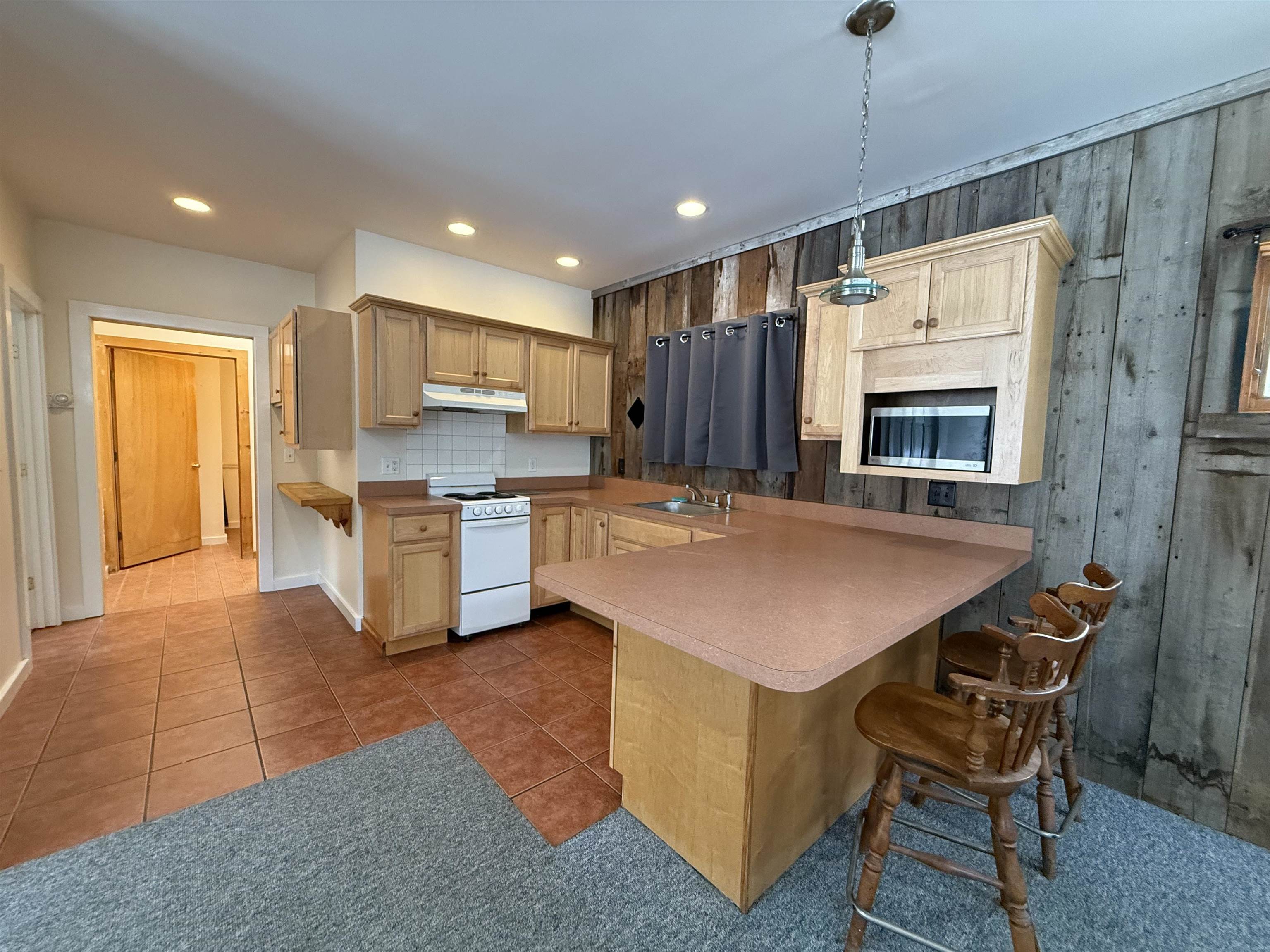 118 Highway 30, Unit 1 Newfane, VT 05345 - Photo 7 of 33