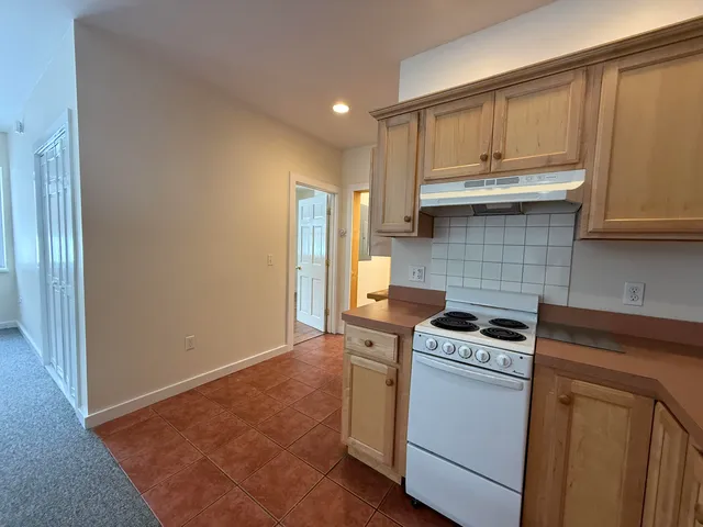 $1,600 | 118 Highway 30, Unit 1, Newfane, VT 05345