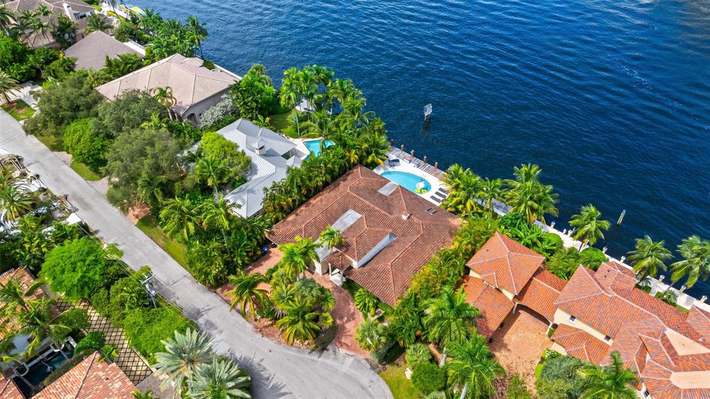 2701 Aqua Vista Boulevard Fort Lauderdale, FL 33301 - Photo 18 of 21 an aerial view of a house with a yard