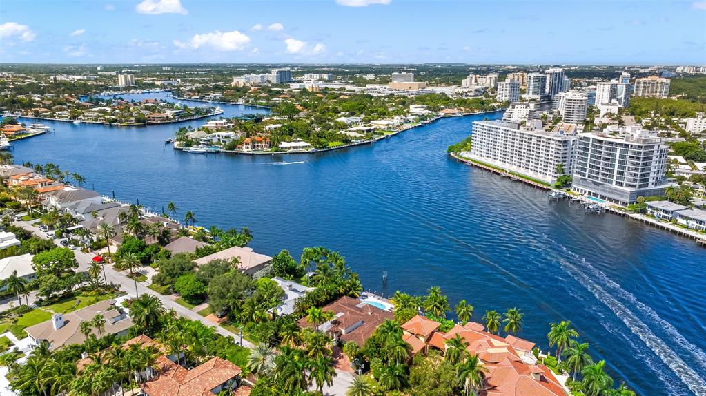 2701 Aqua Vista Boulevard Fort Lauderdale, FL 33301 - Photo 8 of 21 a view of a terrace with lake view and mountain view