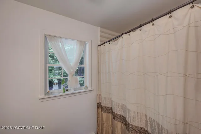 $416,000 | 354 Eastshore Drive, East Stroudsburg, PA 18301