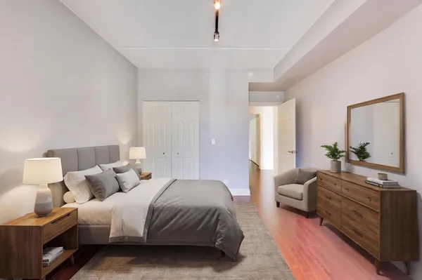 $289,000 | 1670 Mill Street, Unit 207, Des Plaines, IL 60016