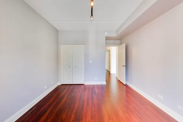 $289,000 | 1670 Mill Street, Unit 207, Des Plaines, IL 60016