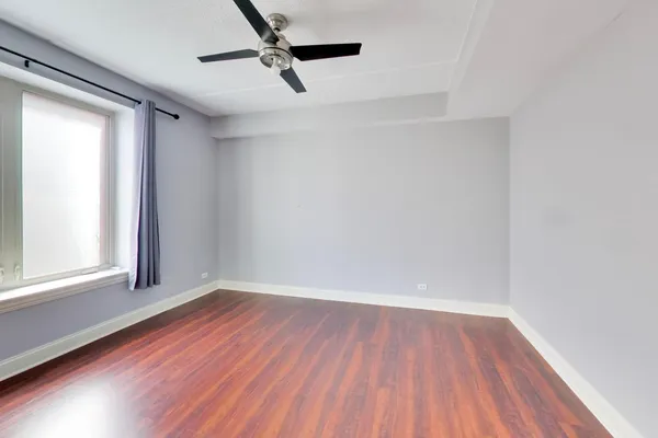 $289,000 | 1670 Mill Street, Unit 207, Des Plaines, IL 60016