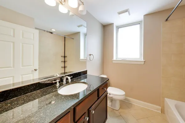 $289,000 | 1670 Mill Street, Unit 207, Des Plaines, IL 60016