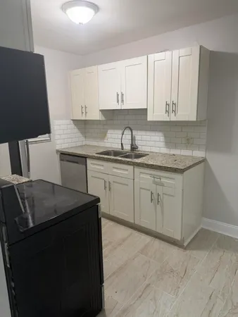 $2,300 | 4111 Stirling Road, Unit 106, Fort Lauderdale, FL 33314