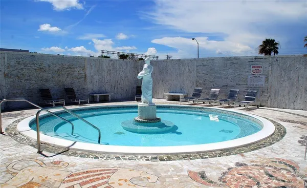 a view of a water fountain