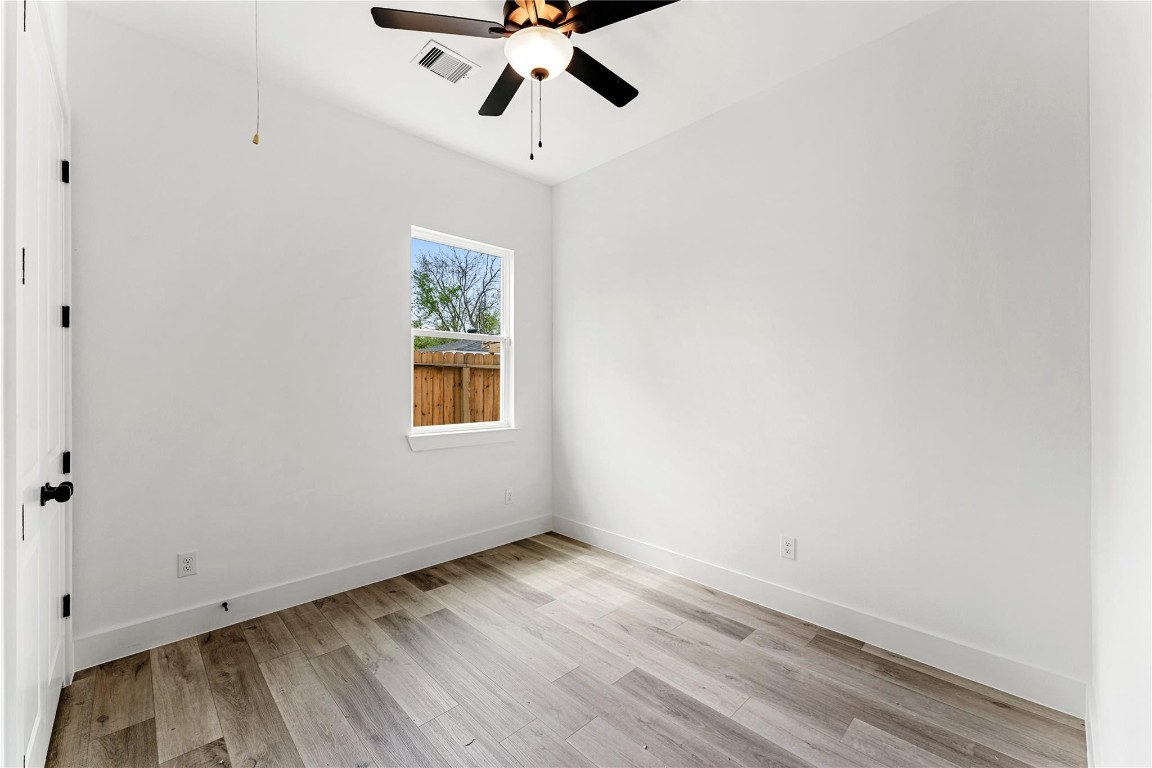 8506 Wileyvale Road, Unit A Houston, TX 77016 - Photo 20 of 24 Great sized secondary bedroom