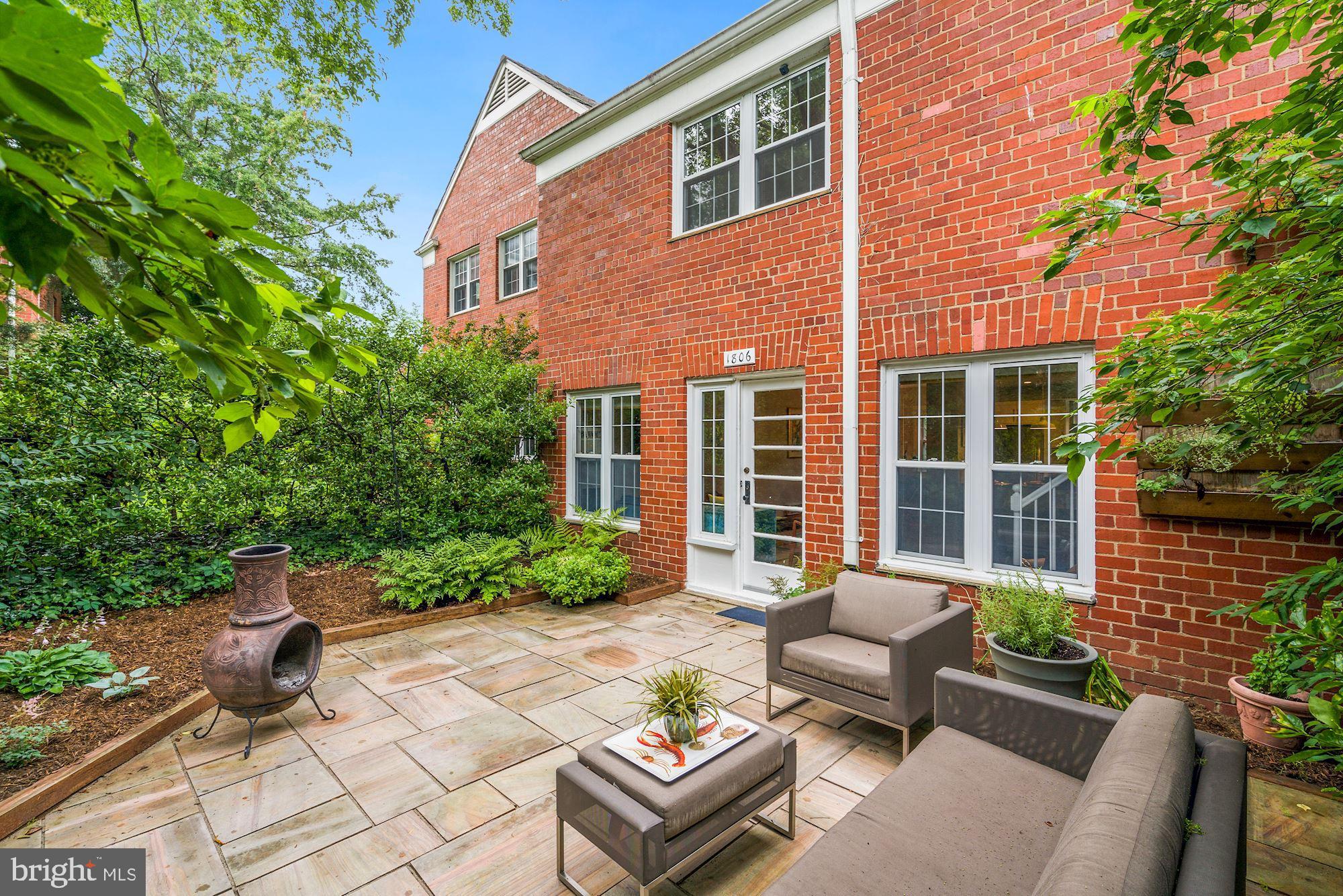 1806 Preston Road Alexandria, VA 22302 - Photo 24 of 42 Rear exterior. Great outdoor space
