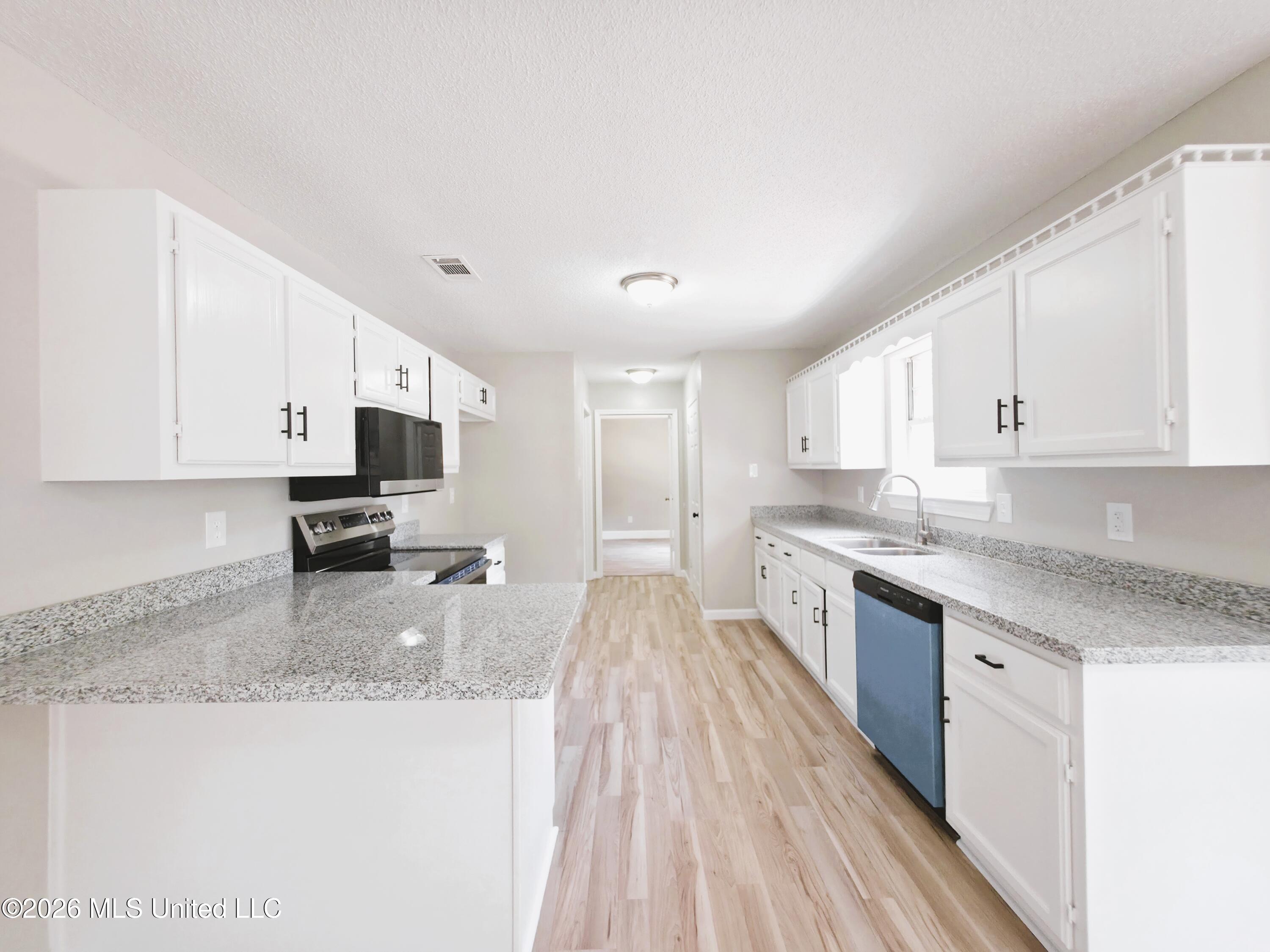 8816 Mermaid Avenue Ocean Springs, MS 39564 - Photo 12 of 26 20260328_121431