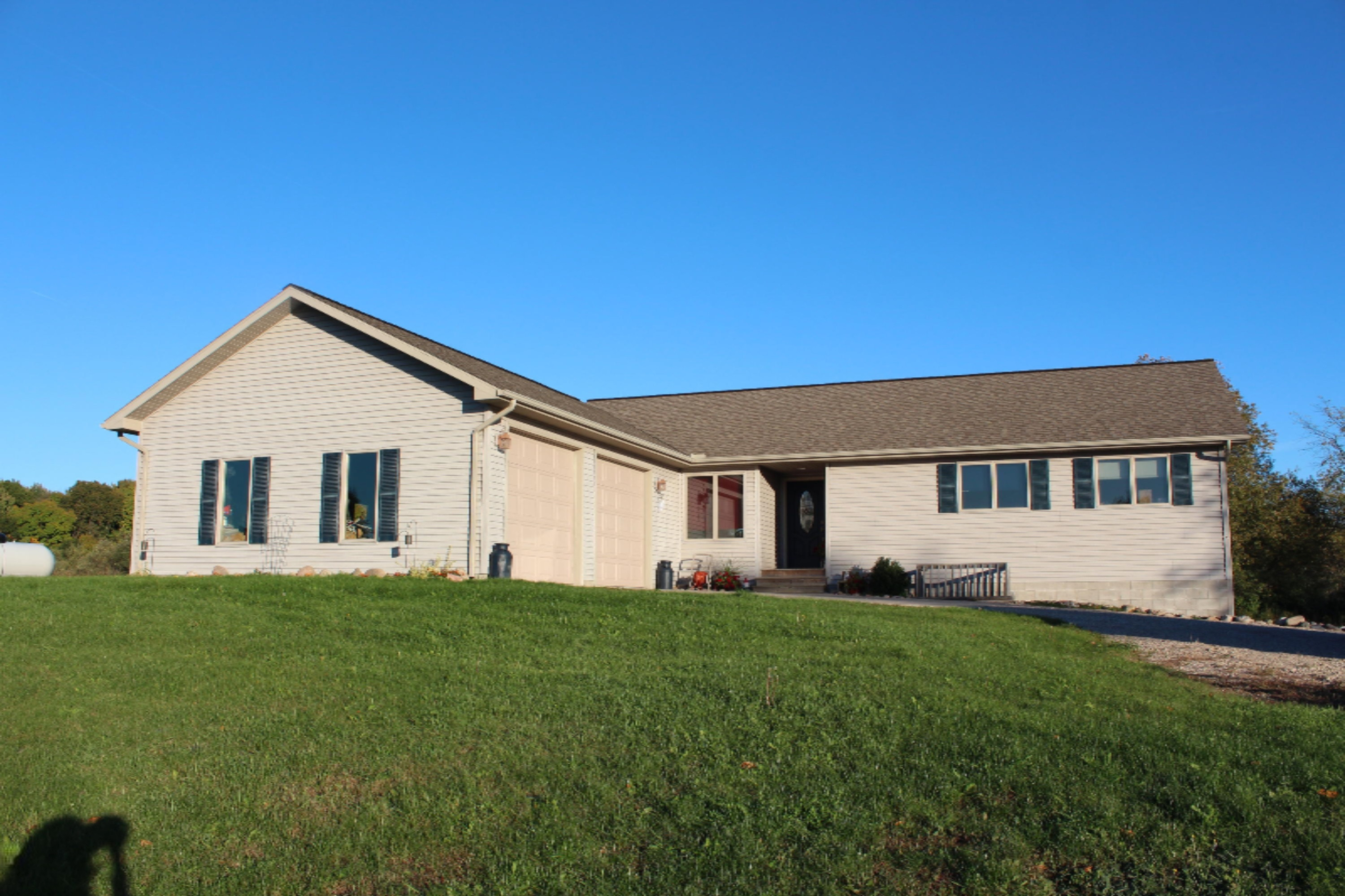 3847 Southwest County Line Road Remus, MI 49340 - Photo 1 of 16 IMG_8476
