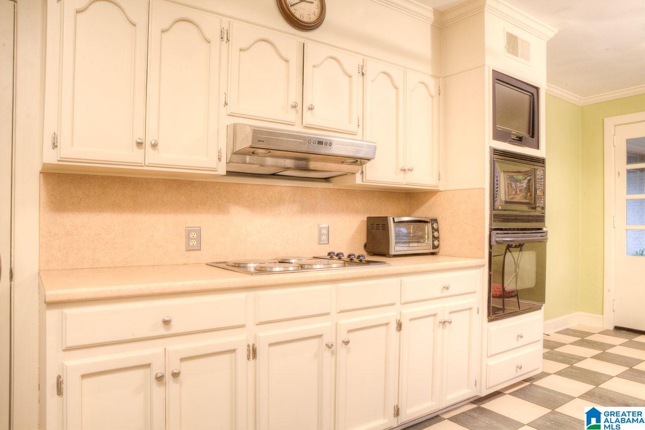 2501 Shades Crest Road Birmingham, AL 35216 - Photo 15 of 40