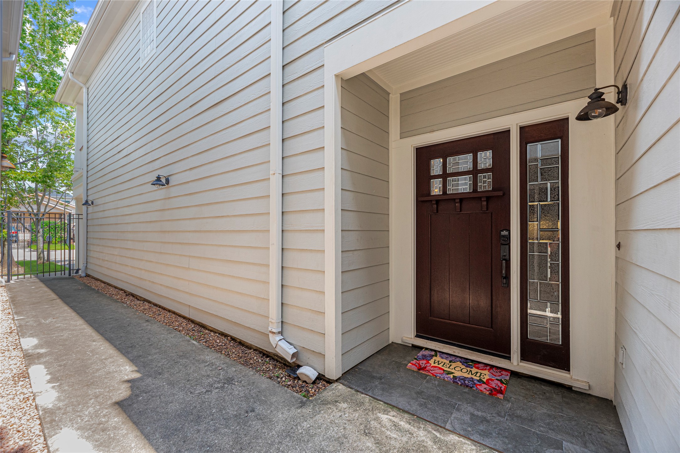 1505 Prince Street Houston, TX 77008 - Photo 2 of 39 Secure entryway with a welcoming stoop and a handsome front door featuring window accents and a sidelight — bringing extra natural light into the home from the moment you step in.