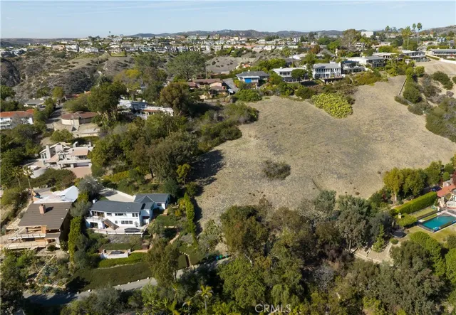 $1,750,000 | 1950 Upper Rim Rock Road, Laguna Beach, CA 92651