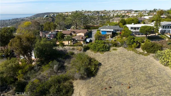 $2,000,000 | 1950 Upper Rim Rock Road, Laguna Beach, CA 92651