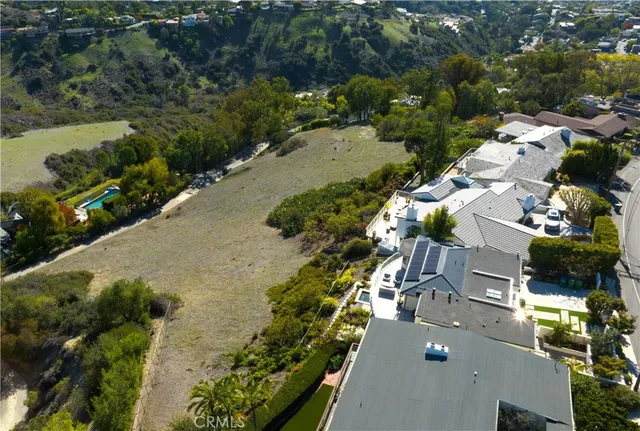 $1,750,000 | 1950 Upper Rim Rock Road, Laguna Beach, CA 92651