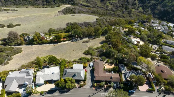$2,000,000 | 1950 Upper Rim Rock Road, Laguna Beach, CA 92651