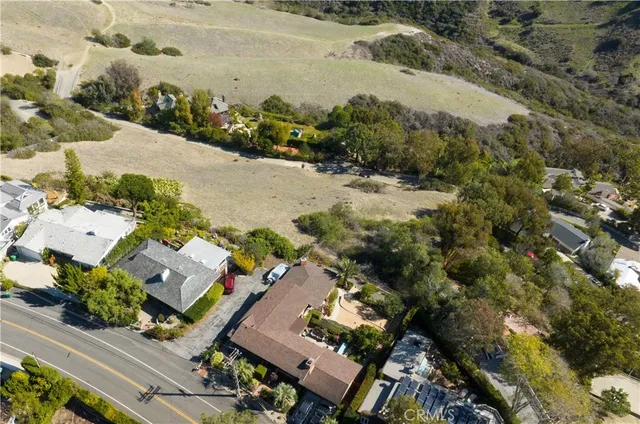 $1,750,000 | 1950 Upper Rim Rock Road, Laguna Beach, CA 92651