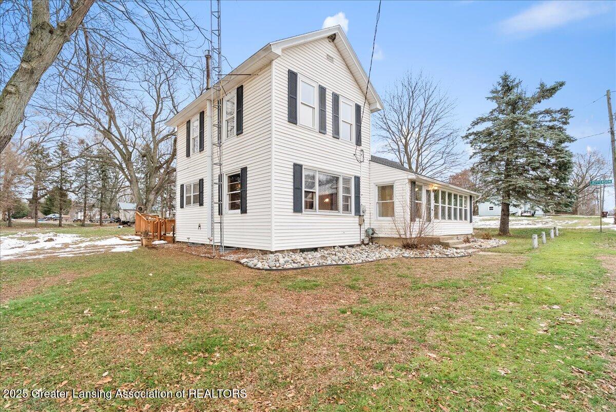 7902 North Welling Road St. Johns, MI 48879 - Photo 5 of 32 05-Media Jett - 32