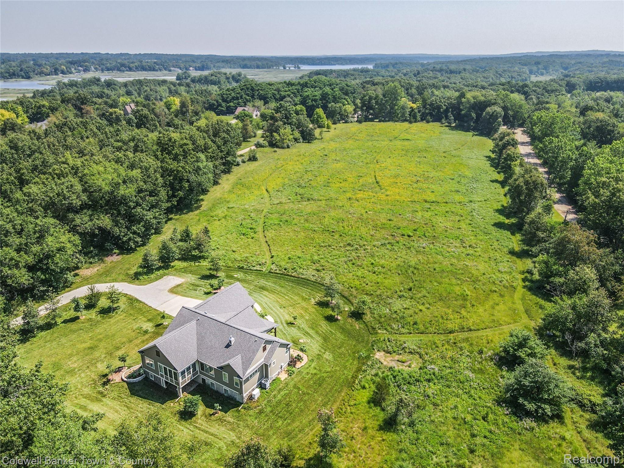 6434 Cohoctah Road Fenton, MI 48430 - Photo 21 of 69 DSC-13.jpg