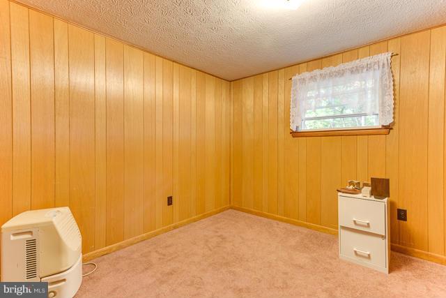 7481 Supinlick Ridge Road Basye, VA 22842 - Photo 15 of 29 Bedroom