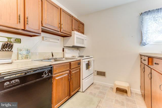 7481 Supinlick Ridge Road Basye, VA 22842 - Photo 7 of 29 Kitchen