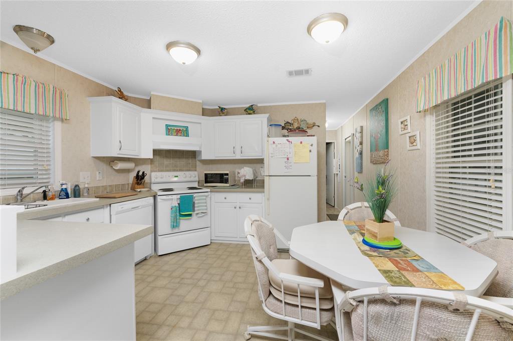 4300 Riverside Drive, Unit 137 Punta Gorda, FL 33982 - Photo 7 of 31 Gallery Image 7
