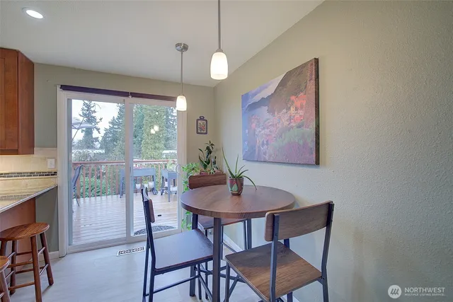 $810,000 | 3702 201st Place Southwest, Lynnwood, WA 98036