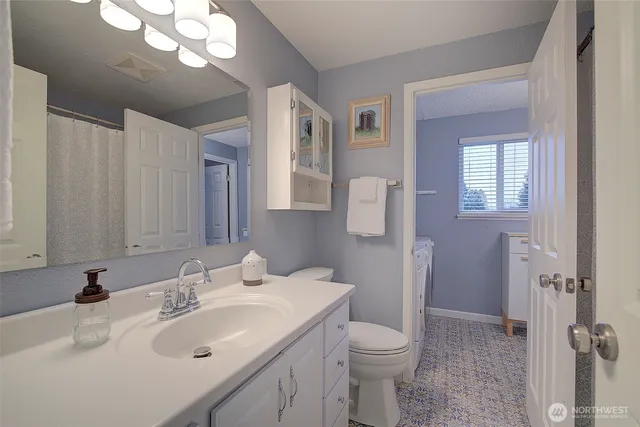 $810,000 | 3702 201st Place Southwest, Lynnwood, WA 98036