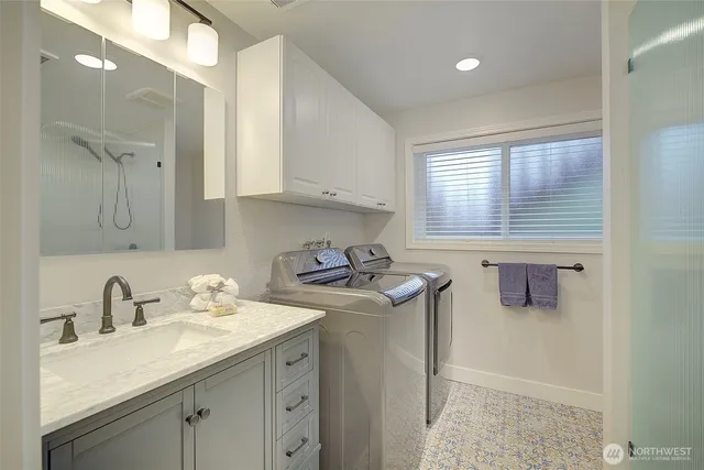 $810,000 | 3702 201st Place Southwest, Lynnwood, WA 98036