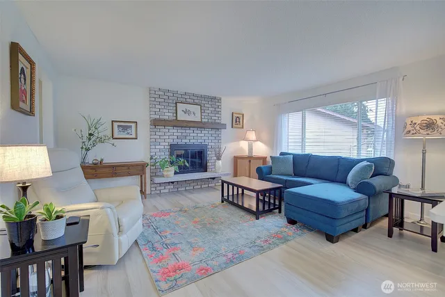 $810,000 | 3702 201st Place Southwest, Lynnwood, WA 98036