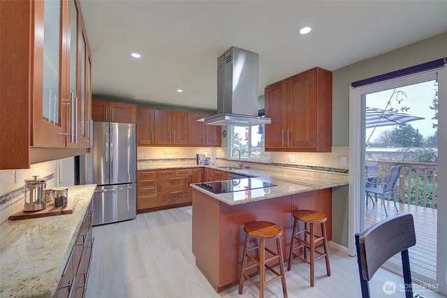 $810,000 | 3702 201st Place Southwest, Lynnwood, WA 98036