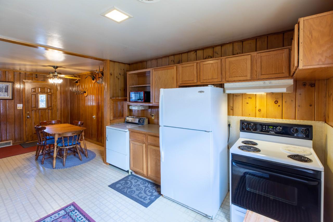 6553 Hwy 8 Rhinelander Wi 54501 Rhinelander, WI 54501 - Photo 8 of 41 Gallery Image 8