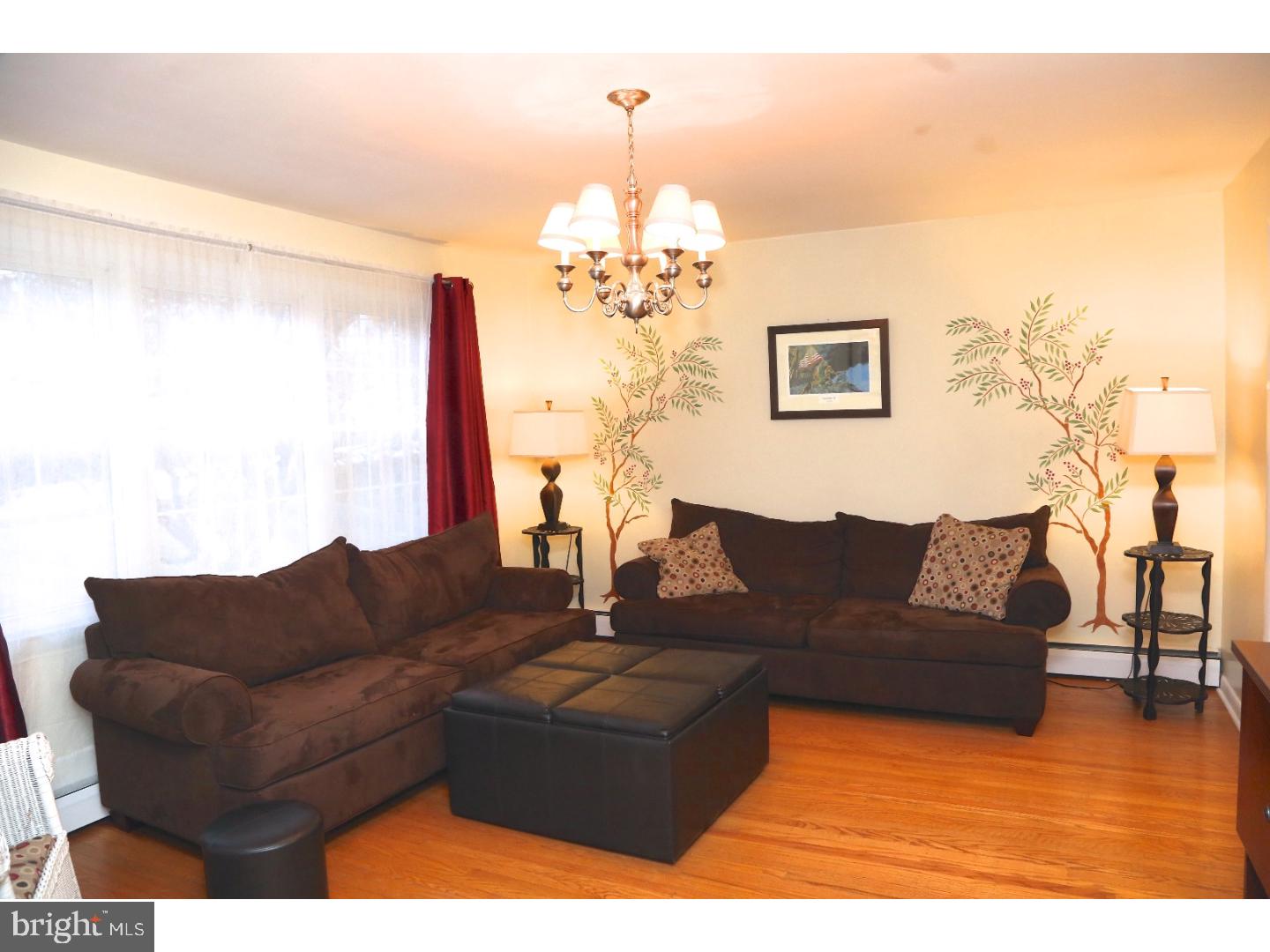 10 Pine Road Malvern, PA 19355 - Photo 11 of 23 Living Room