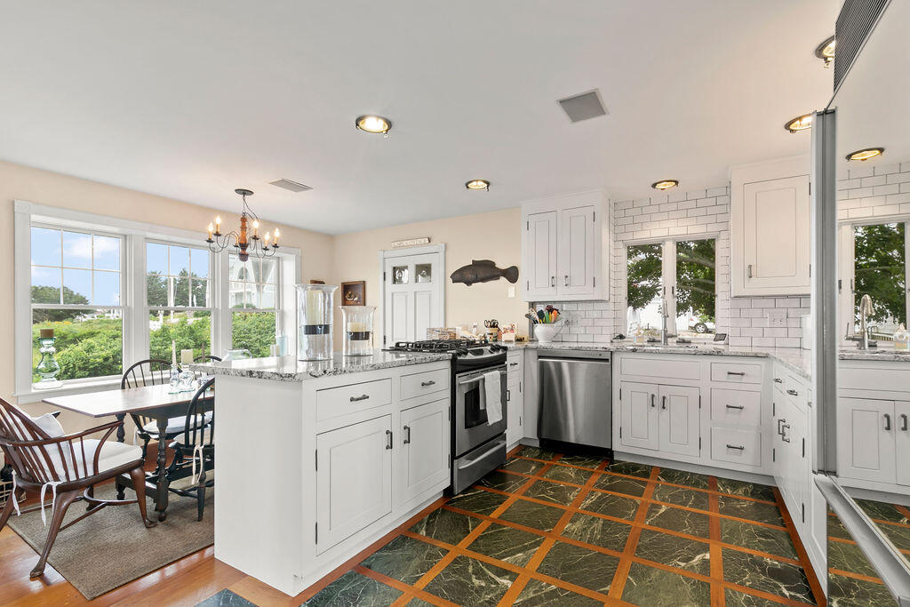 107 Channel Point Road Hyannis, MA 02601 - Photo 21 of 47 Kitchen