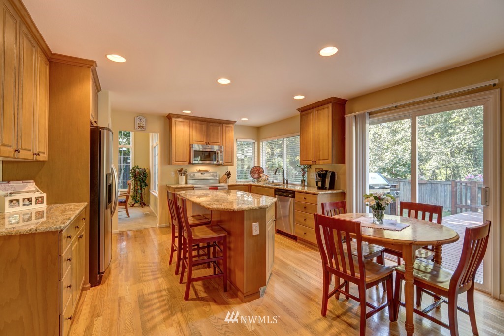 2702 204th Street Southeast Bothell, WA 98021 - Photo 6 of 20