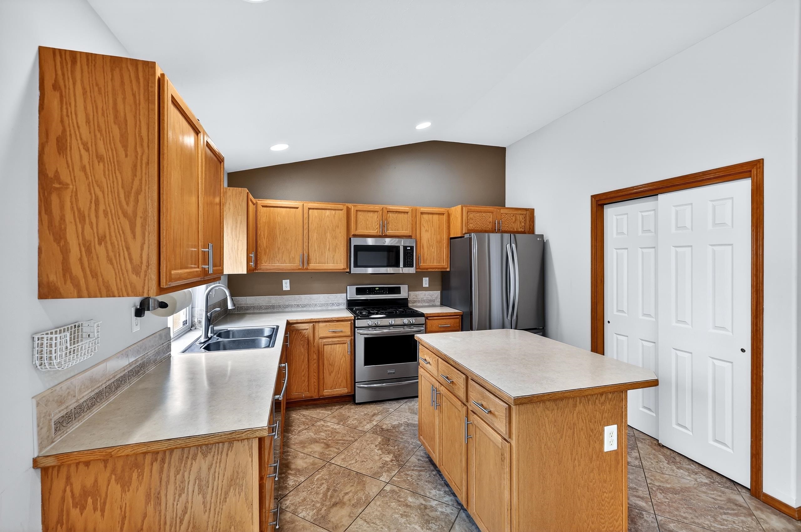 17419 North Edgecrest Road Colbert, WA 99005 - Photo 11 of 50