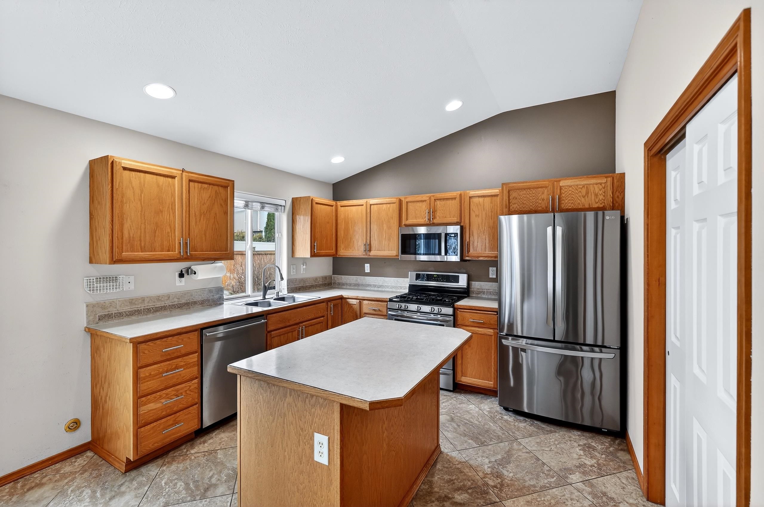 17419 North Edgecrest Road Colbert, WA 99005 - Photo 2 of 50