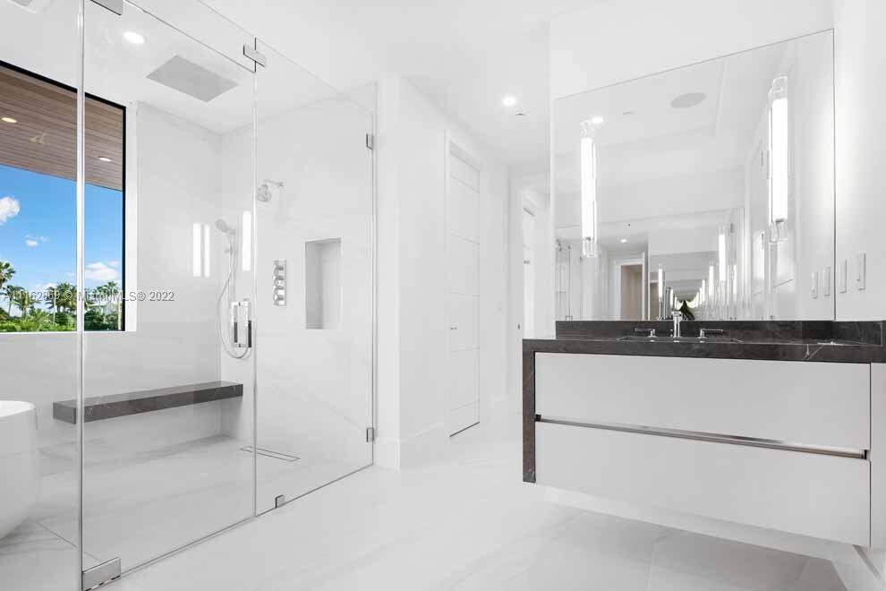 1017 Casuarina Road, Unit B3 Delray Beach, FL 33483 - Photo 4 of 4 Gallery Image 4