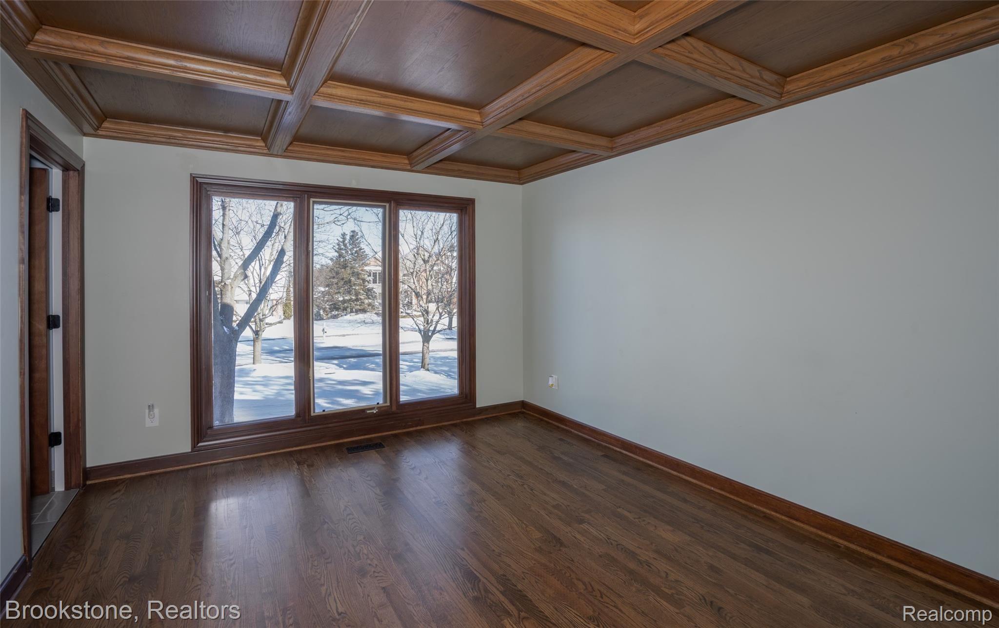 1039 Stony Pointe Boulevard Rochester, MI 48307 - Photo 24 of 61 entry level bedroom with full bath (could be a 1st floor master bedroom)