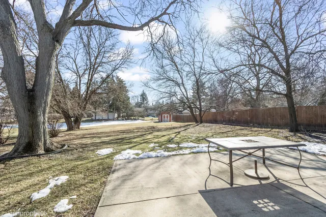 $450,000 | 455 East Granville Avenue, Roselle, IL 60172