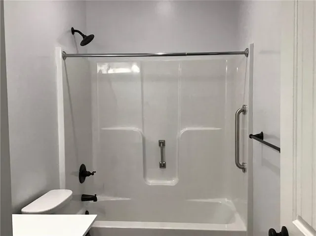 $260,000 | 1740 South Park Drive, Tonganoxie, KS 66086