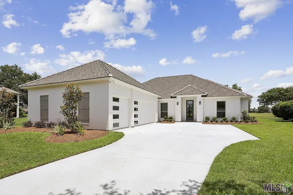 $474,900 | 6112 Royal Palms Drive, Gonzales, LA 70737