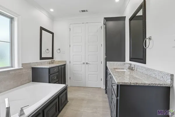 $474,900 | 6112 Royal Palms Drive, Gonzales, LA 70737