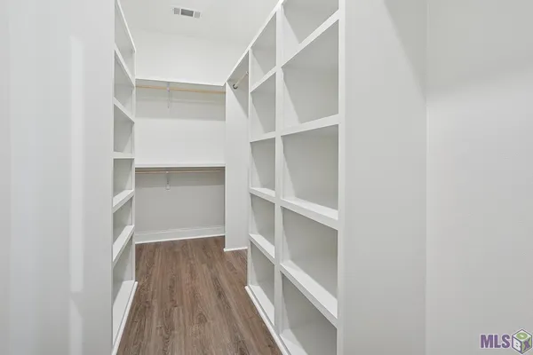 $474,900 | 6112 Royal Palms Drive, Gonzales, LA 70737