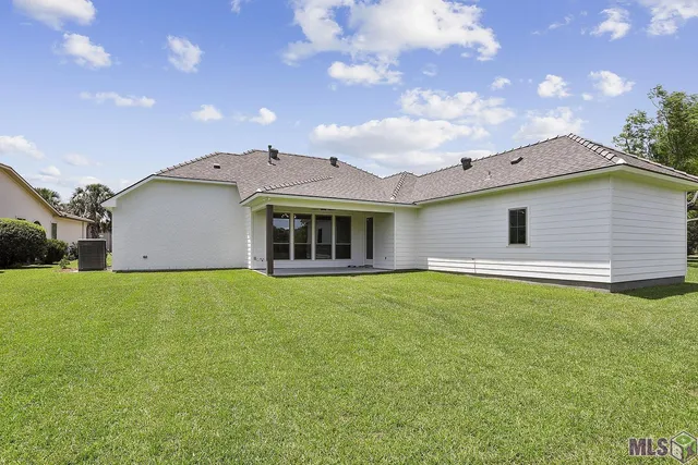 $489,900 | 6112 Royal Palms Drive, Gonzales, LA 70737