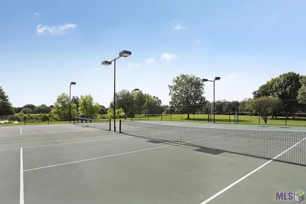 $474,900 | 6112 Royal Palms Drive, Gonzales, LA 70737