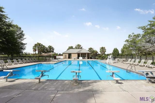 $489,900 | 6112 Royal Palms Drive, Gonzales, LA 70737