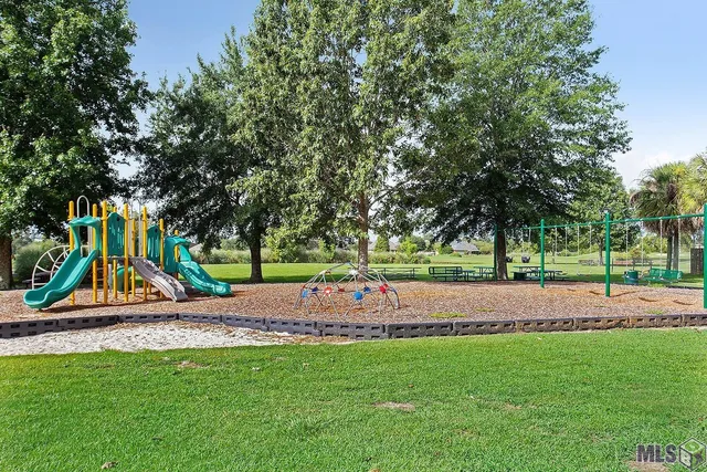 $489,900 | 6112 Royal Palms Drive, Gonzales, LA 70737